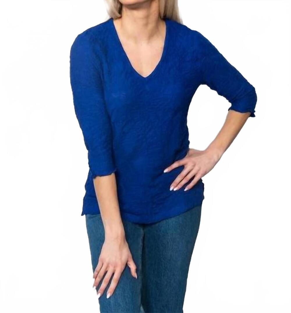 NEW SNO SKINS printed dreamcatcher v-neck ruched sleeve top in blueberry